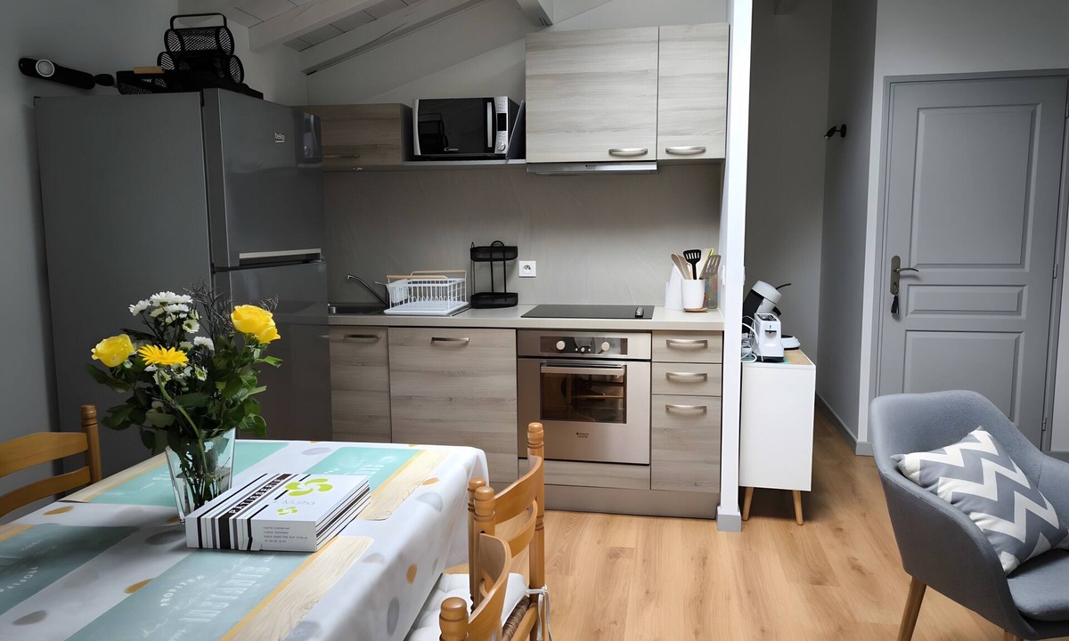 Saint-Pee-sur-Nivelle Apartment | Apartment 'Gîte Peyo Saint-Pée-sur-Nivelle' with Mountain View, Shared Garden and Wi-Fi