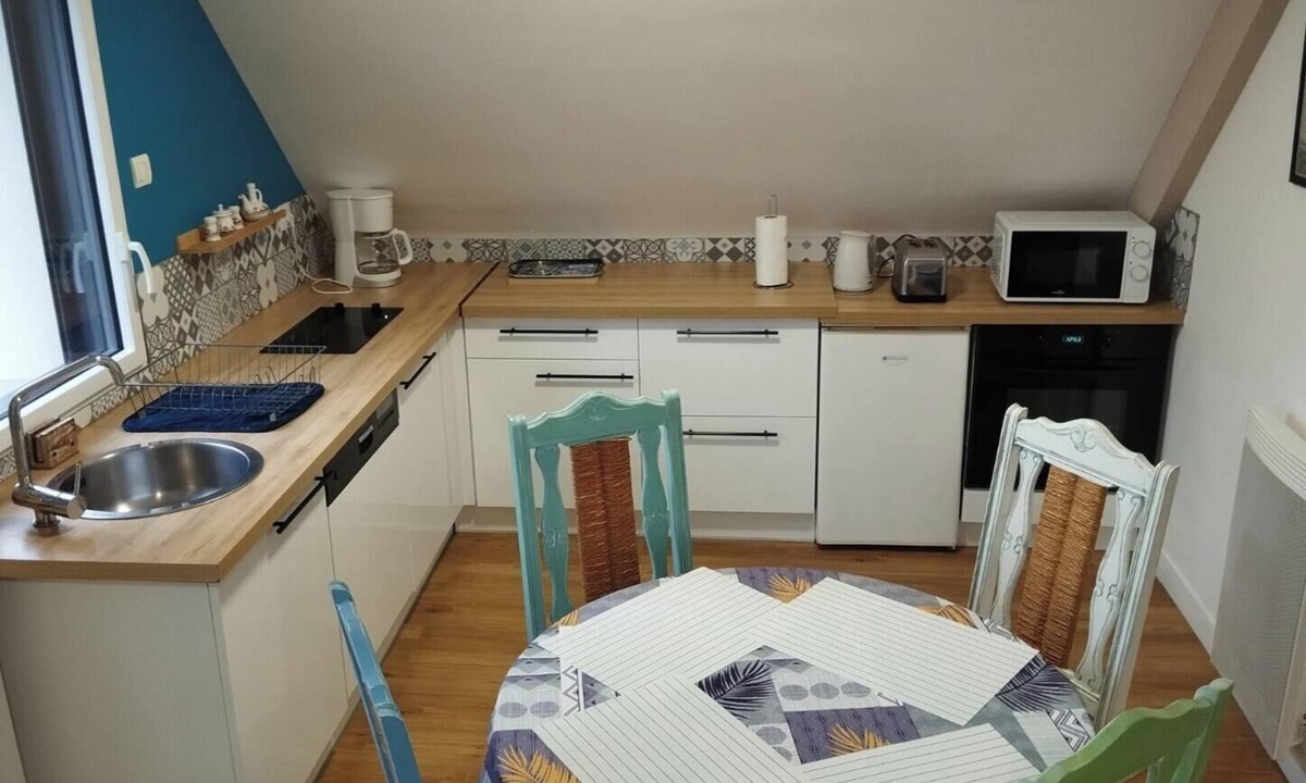 Beaussais-sur-Mer Apartment | Apartment in detached house with sea view