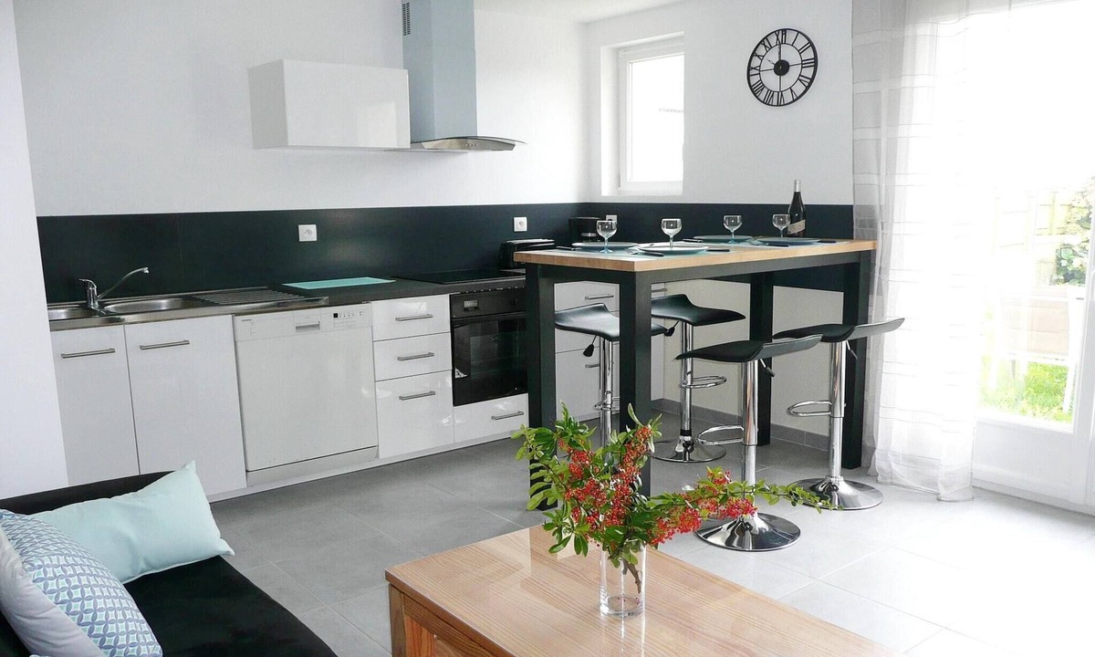 Plouguerneau House | Apartment in Lilia near Kastell Ac"h Strand