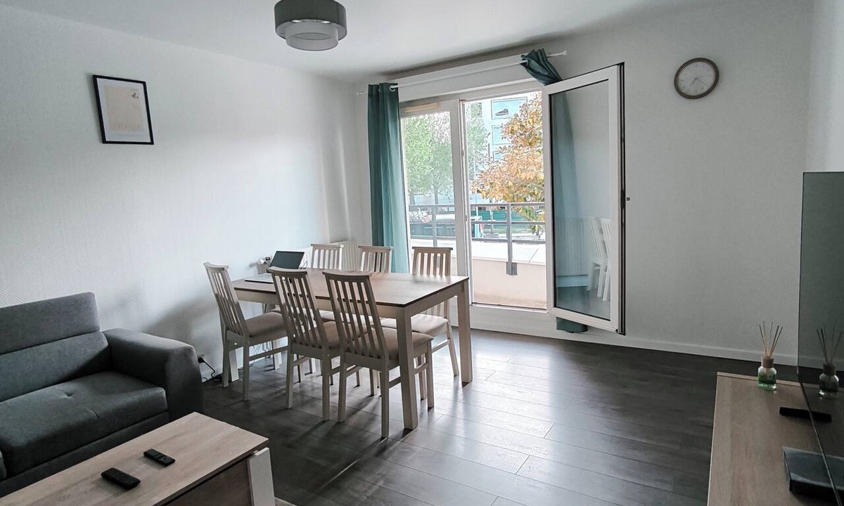 Champs-sur-Marne Apartment | Apartment just a stone's throw from the RER A line—Paris, Disney, and Centrex