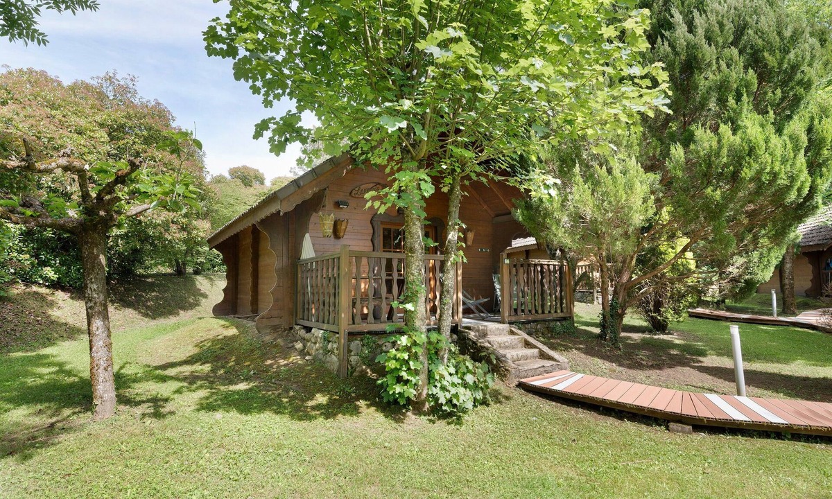 Vaulnaveys-le-Bas Apartment | Apartment 'Lavande' with Mountain View, Wi-Fi and Air Conditioning