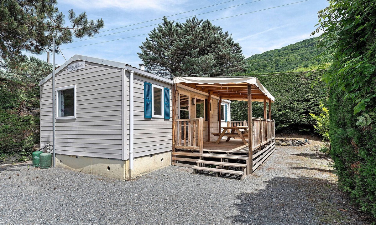 Vaulnaveys-le-Bas RV Rental | Apartment 'Lodge 87 No.47' with Mountain View, Wi-Fi and Air Conditioning