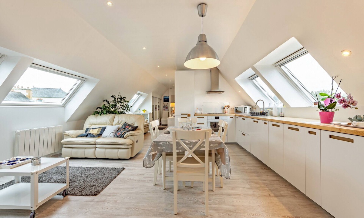 Plougasnou Apartment | Apartment 'Plougasnou Proche Mer' with Wi-Fi