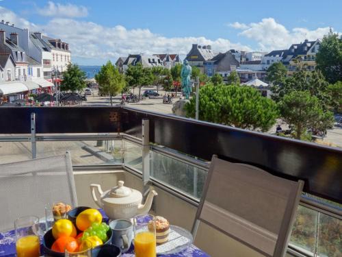 Quiberon Apartment | Apartment Résidence Le Grand Bleu by Interhome