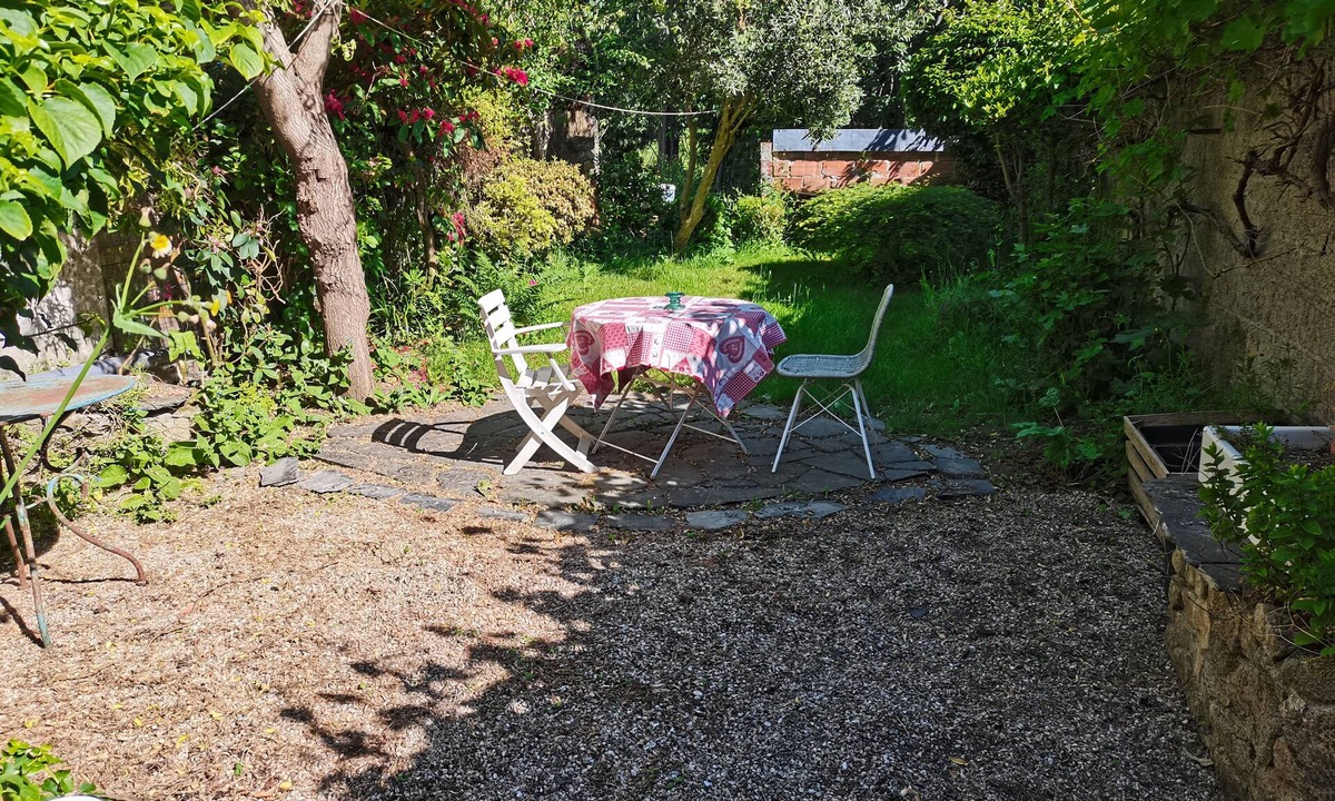 Guemene-sur-Scorff Apartment | Apartment-Standard-Ensuite-Garden view