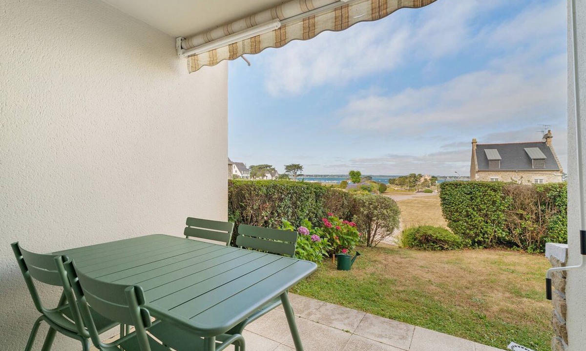 Saint-Briac-sur-Mer Apartment | Apartment "Sea View 100 m from the Beach" with Sea View and Wi-Fi