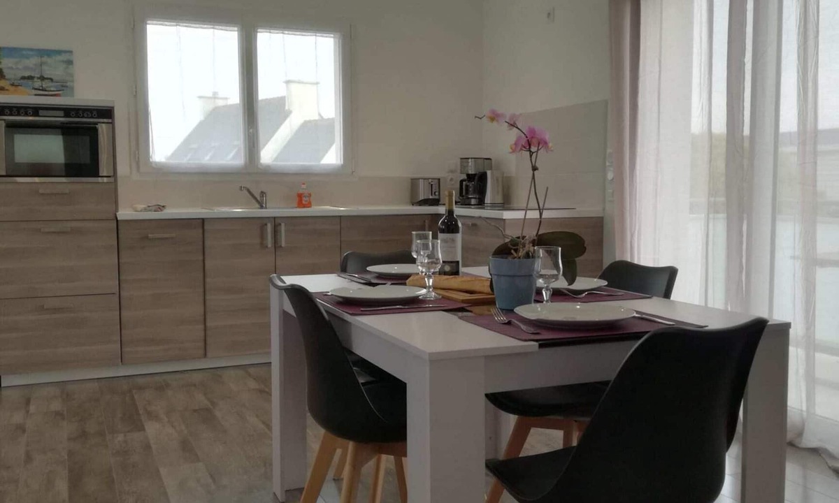 Landeda Apartment | Apartment with balcony
