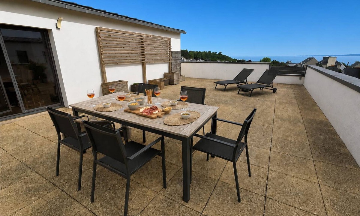 Saint-Brieuc Apartment | Appart 4 pers - Sea view - Terrace & Private parking