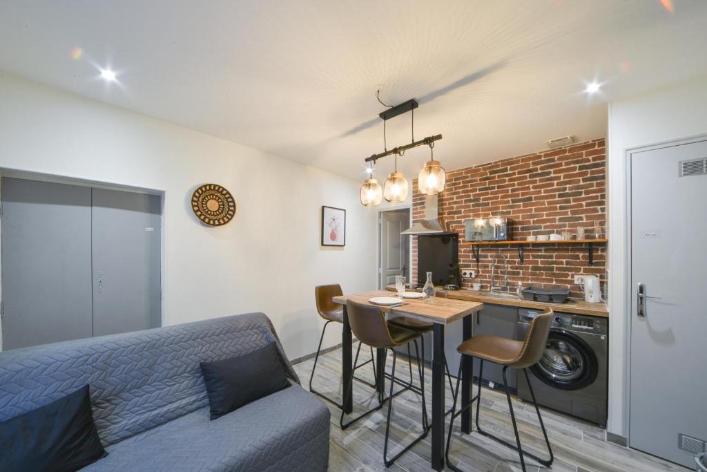 Bourges Apartment | Appart Bambou rdc - parking gratuit- Netflix