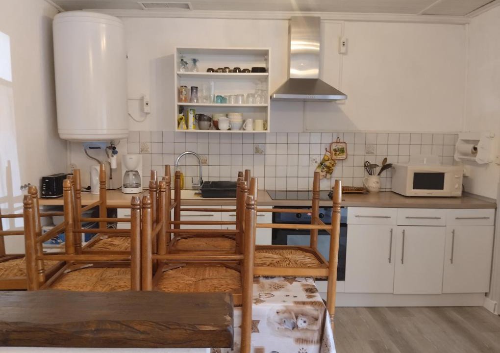 Besse-en-Chandesse Apartment | Appartement Le Paradou à Besse
