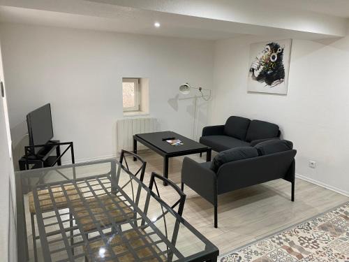 Riom Apartment | Appartement 2ème étage 42m2 hyper centre ville/parking gratuit
