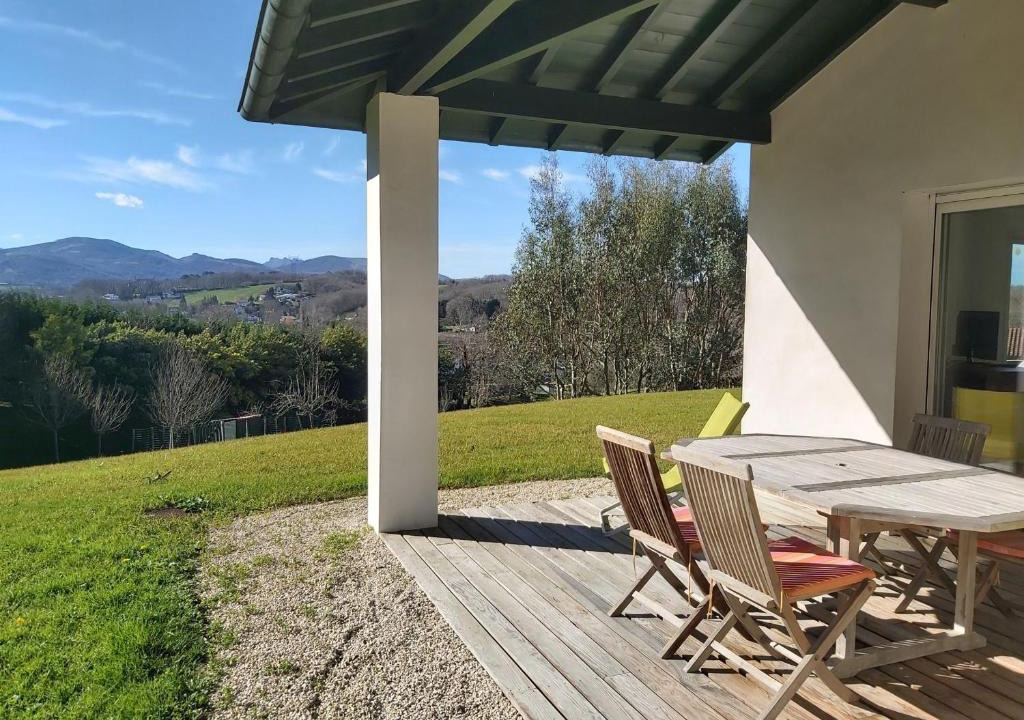 Ascain Apartment | Appartement 3* paisible à Ascain avec jardin et WIFI - FR-1-239-504