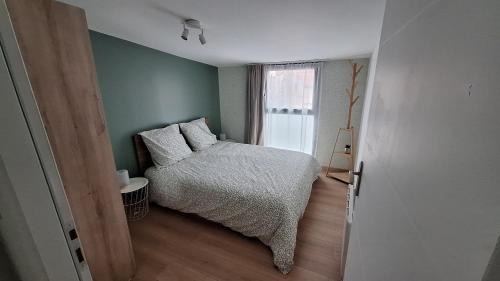 Perignat-sur-Allier Apartment | Appartement avec extérieur et terrain de pétanque