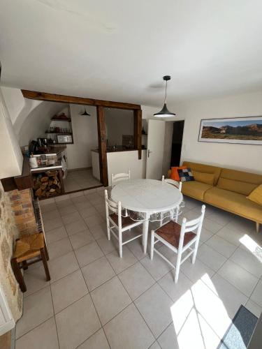 Yronde-et-Buron Apartment | appartement au calme à Yronde et Buron