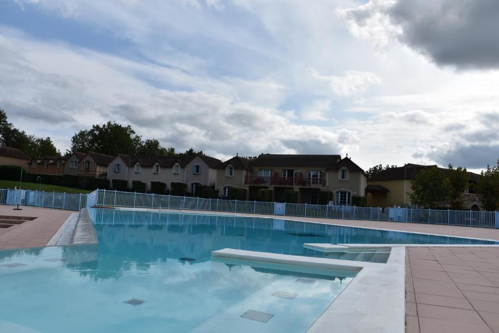 Monflanquin Apartment | Appartement avec vue magnifique sur le Lac de Monflanquin