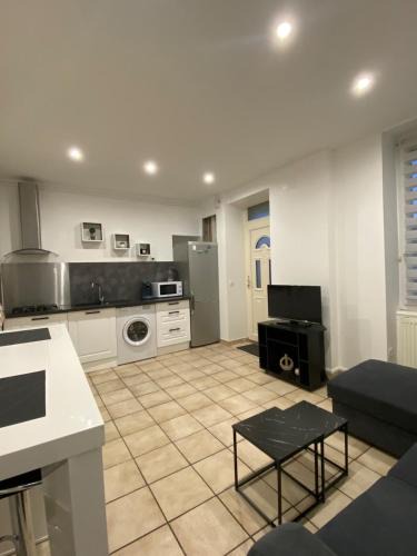 Le Creusot Apartment | Appartement centre-ville Parking gratuit-Wifi