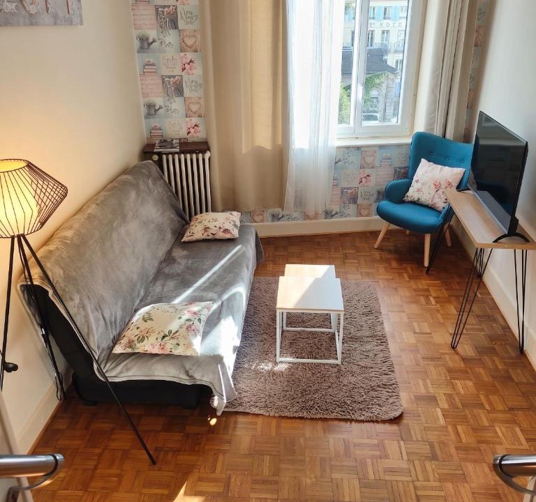 Neris-les-Bains Apartment | Appartement chaleureux à Néris-les-Bains - 57 m² avec terrasse
