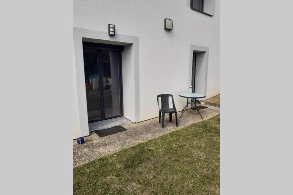 Mende Apartment | appartement en rez-de-chaussée de villa
