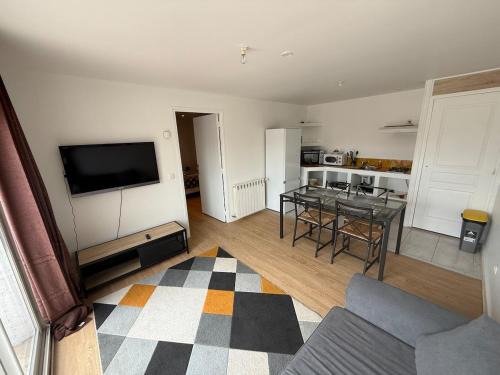 Fabrezan Apartment | Appartement indépendant climatisé Chez Amel & Rémi
