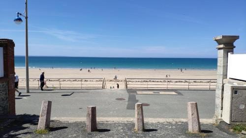 Pleneuf-Val-Andre Apartment | Appartement moderne au Val-André à 50m de la mer