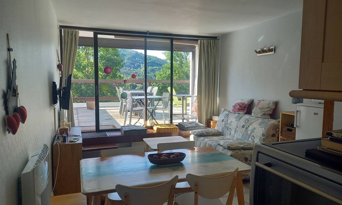 Murol Apartment | Appartement Murol 36 m² 4-6 Personnes Grande Terrasse