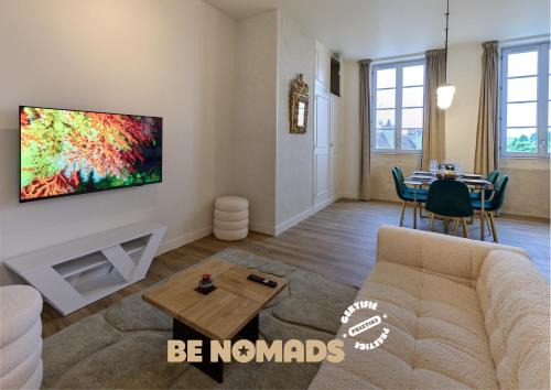 Nevers Apartment | Appartement Saint-Cyr - Les Suites du Palais, parking privé, vue cathédrale, 3 chambres