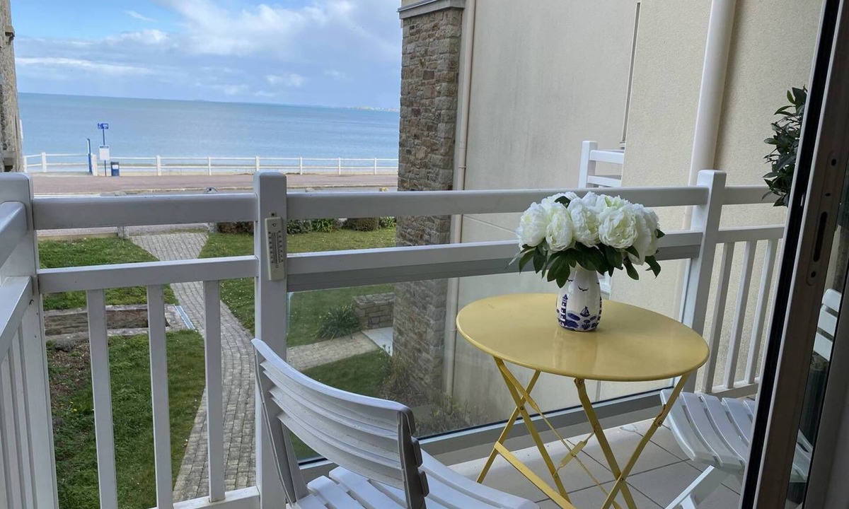 Saint-Cast-le-Guildo Apartment | Appartement T3 Avec Wifi Front de mer Pour 4 Personnes, 2 Chambres