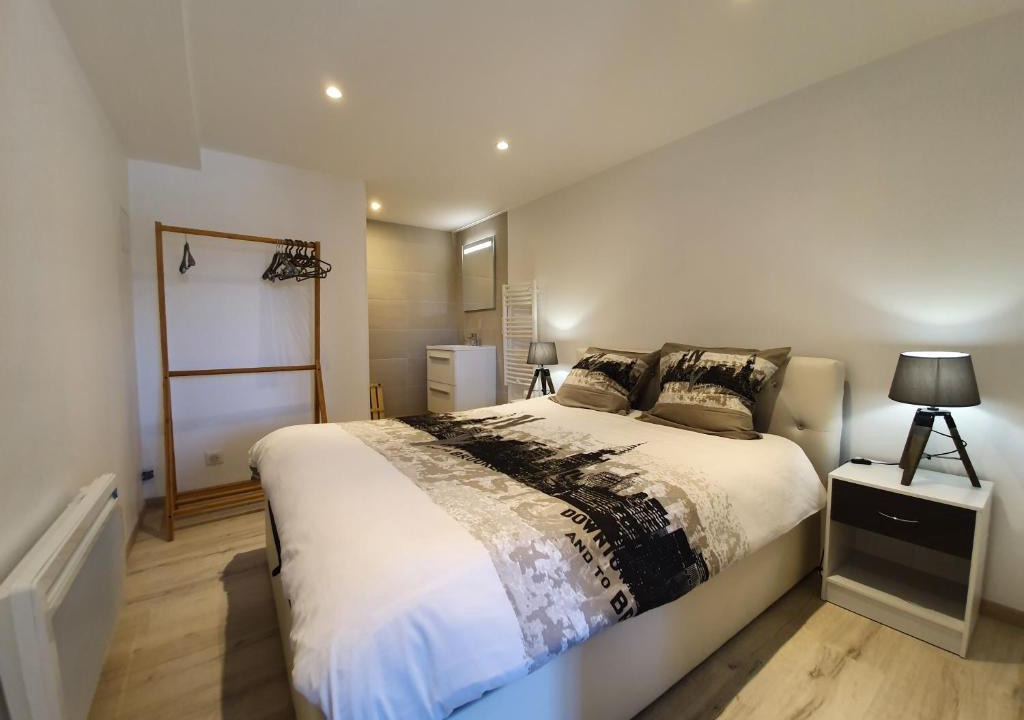 Bourgoin-Jallieu Apartment | Appartement T2 proche gare et centre Bourgoin