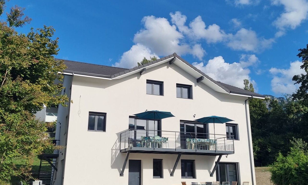 Aix-les-Bains Apartment | Appartement T3 Bât. B-Apartment-Economy-Ensuite with Shower