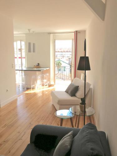 Saint-Jean-de-Luz City Center Apartment | Appt 5pers Centre St Jean de Luz - Calme - Grande Plage à 2mn - Balcon