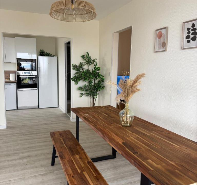 Saint-Priest Apartment | Appt Ideal groupes, prox Eurexpo