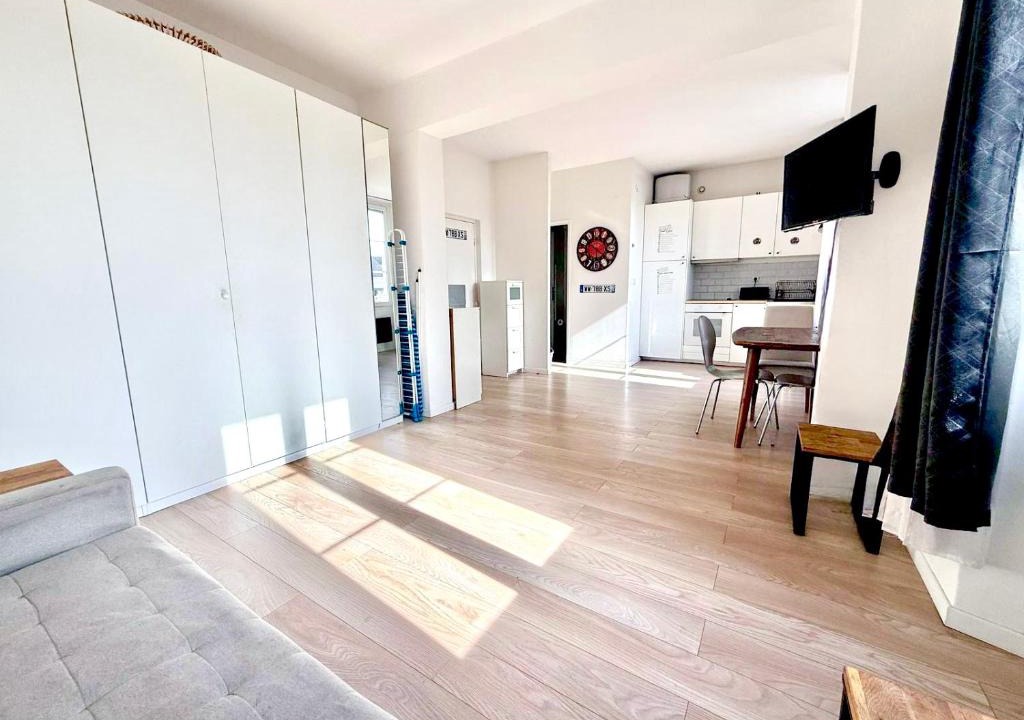 Melun Apartment | Atlas Home