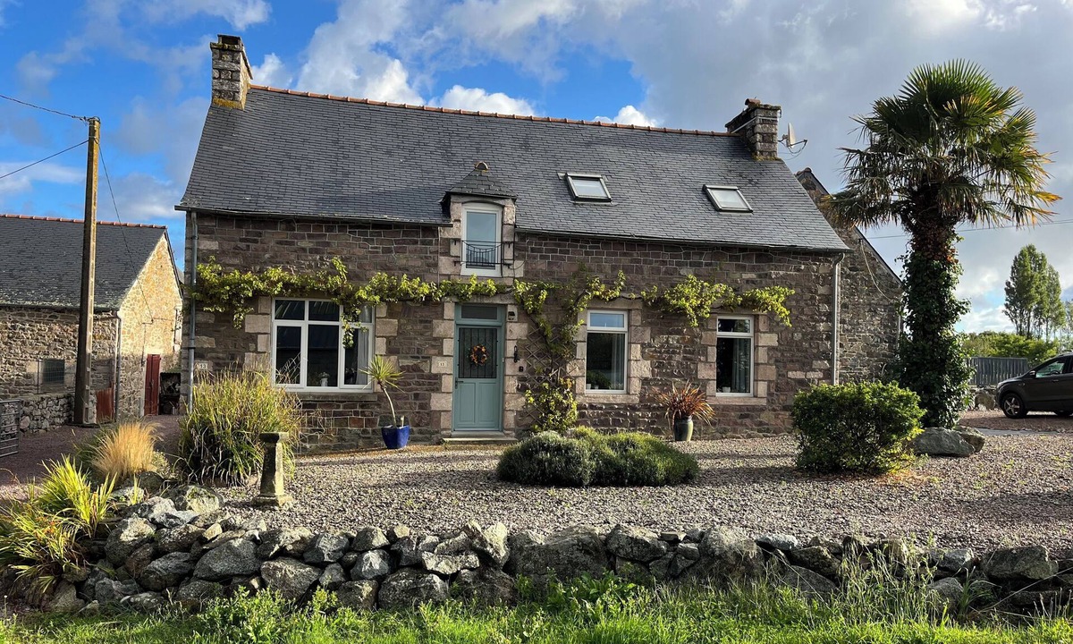 Plurien Cottage | attractive cottages in a quiet hamlet, close to beautiful sandy beaches