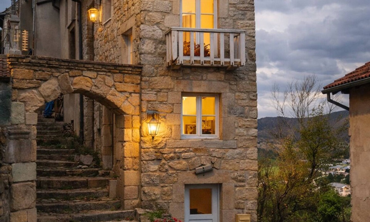 Saint-Julien-Chapteuil House | Atypical triplex - center St Julien Chapteuil - 2P/3P