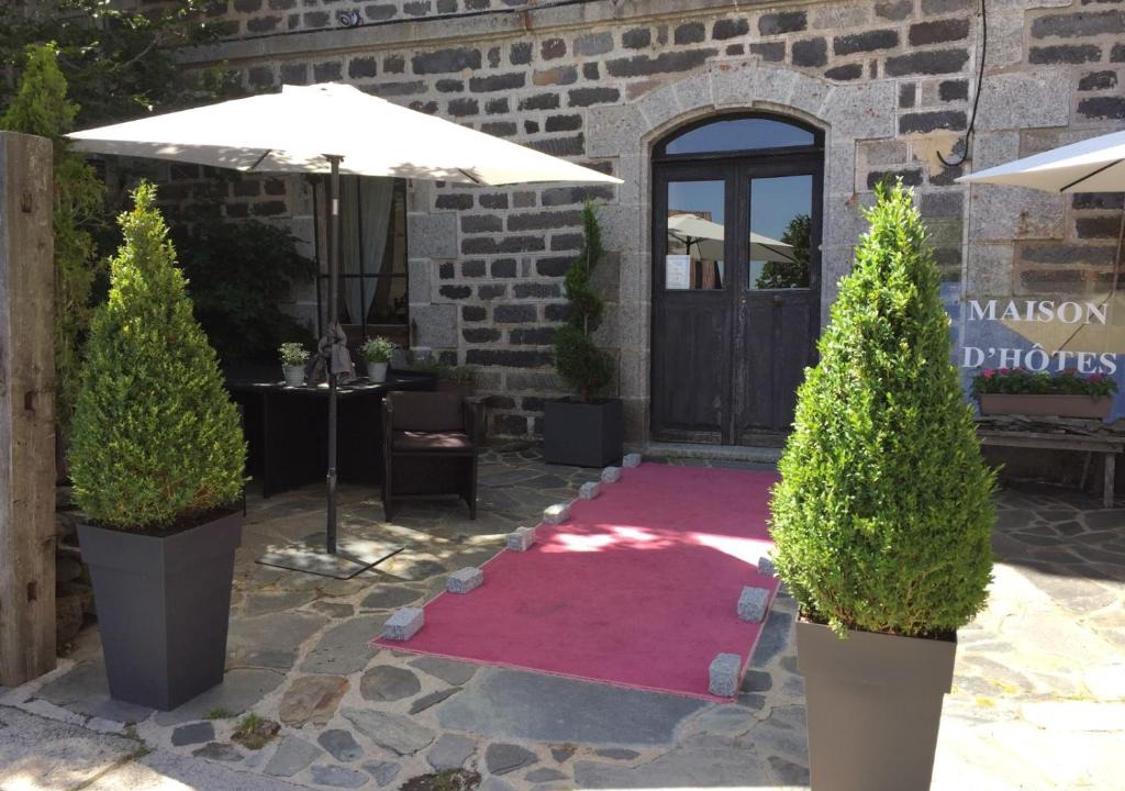 Saint-Chely-d'Aubrac House | Au Comptoir d'Aubrac - Maison d'Hôtes à Aubrac