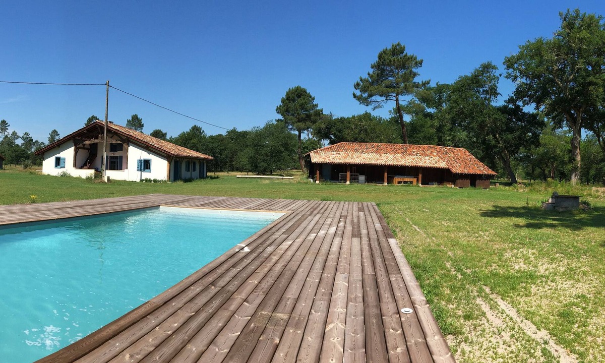 Luxey House | Authentic accommodation of the XXth century and all comfort (swimming pool, jacuzzi)