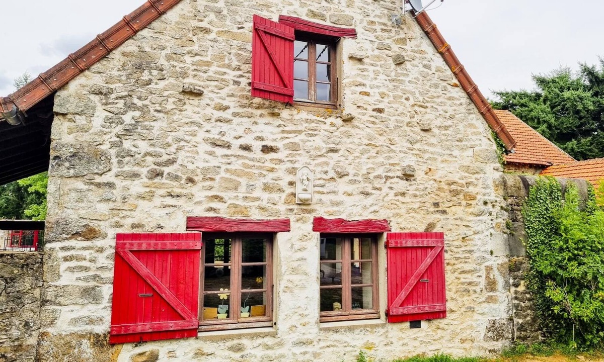 Antully House | Authentic Gîte in the Bourgogne Omaël