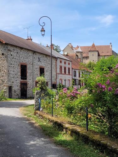 Ahun House | Aux Galets de Gisou