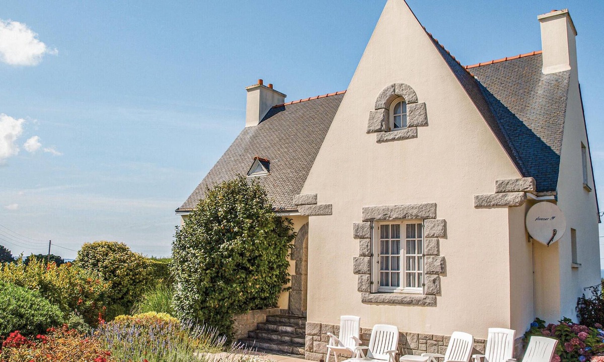 Trevou-Treguignec House | Awesome home in Trévou Treguignec