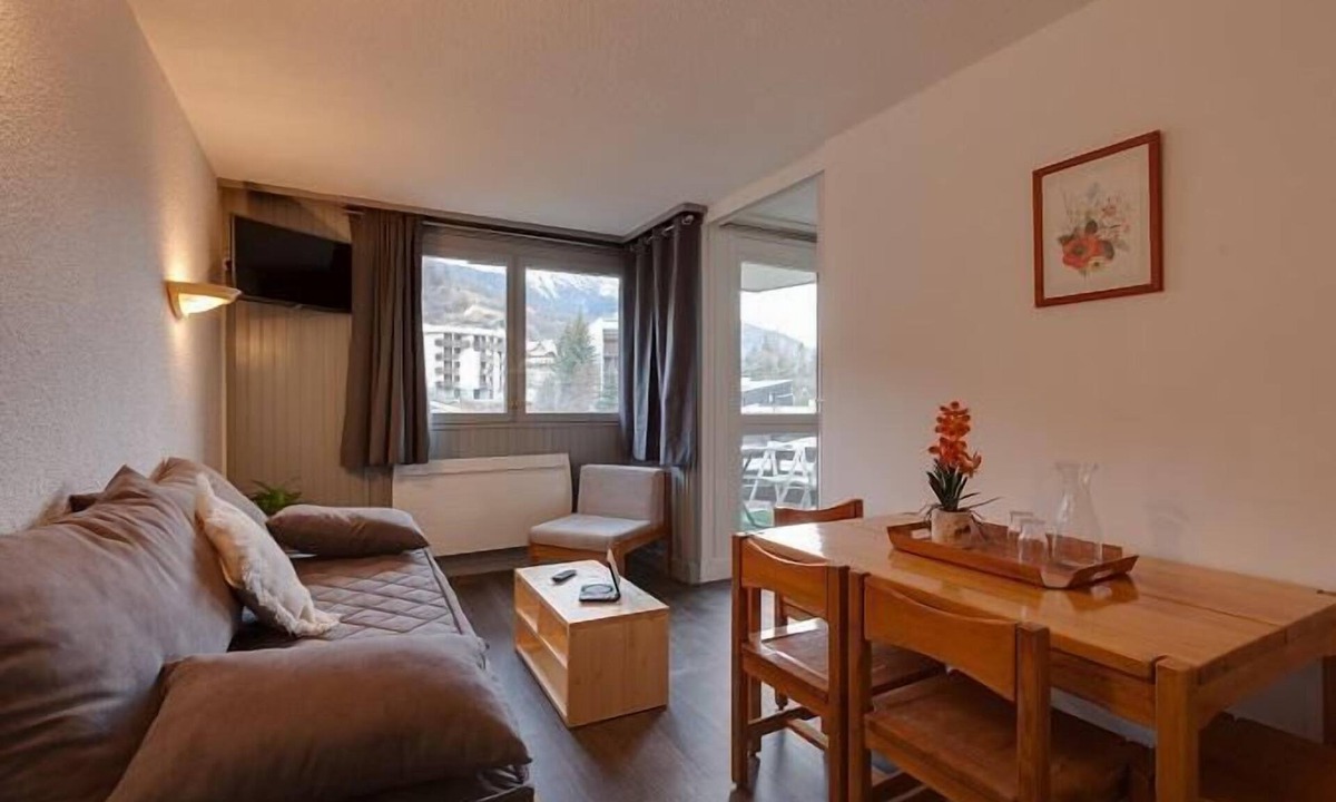 Chantemerle Apartment | Balcony, parking, tv, ski locker, 31m², Serre Chevalier