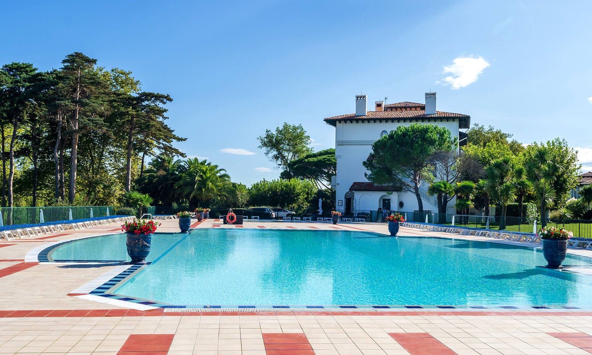 Behobie Apartment | Basque Coast Apartment with Mountain View, Shared Pool, and Private Terrace