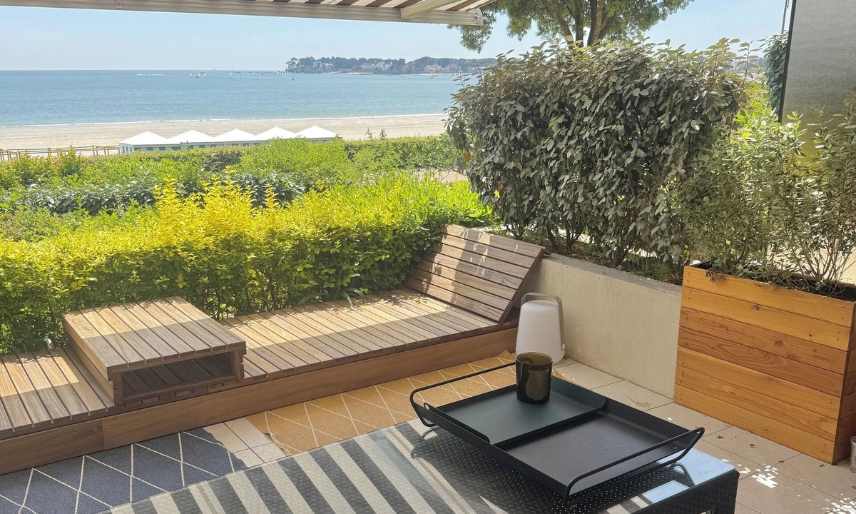 La Baule-Escoublac Apartment | Beach Benoit⛱️ Garden level in front of the beach with large terrace. Private garage