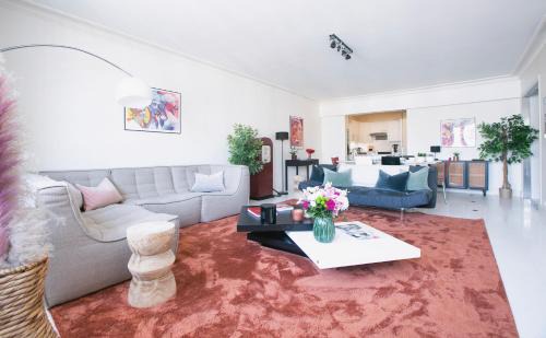 Champs-Elysees Apartment | Beautiful 1 Bedroom Luxury Apartment next to Champs-Elysées - PC62A