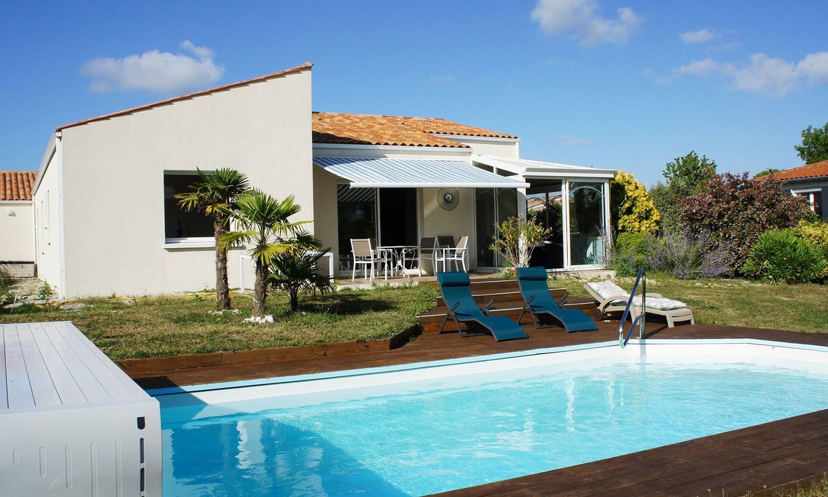 Perigny House | Beautiful 160m² Villa with Heated Pool in Perigny
