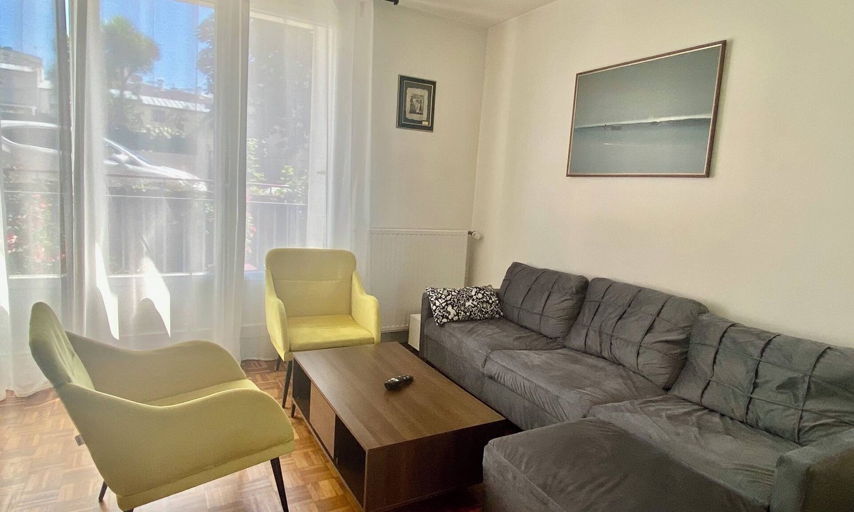 Europe Apartment | Beautiful 2-bedroom apartment near downtown, 2 bedrooms, 3 beds.