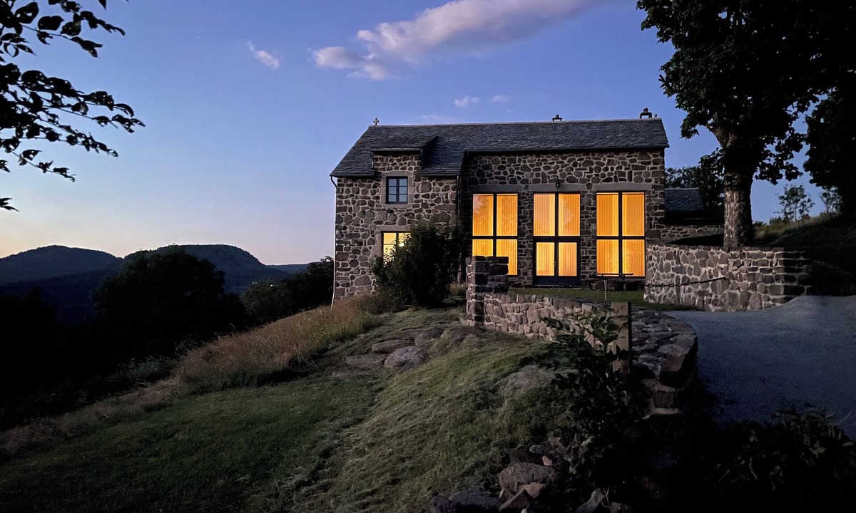Saint-Front House | Beautiful and unique eco-friendly house with stunning views
