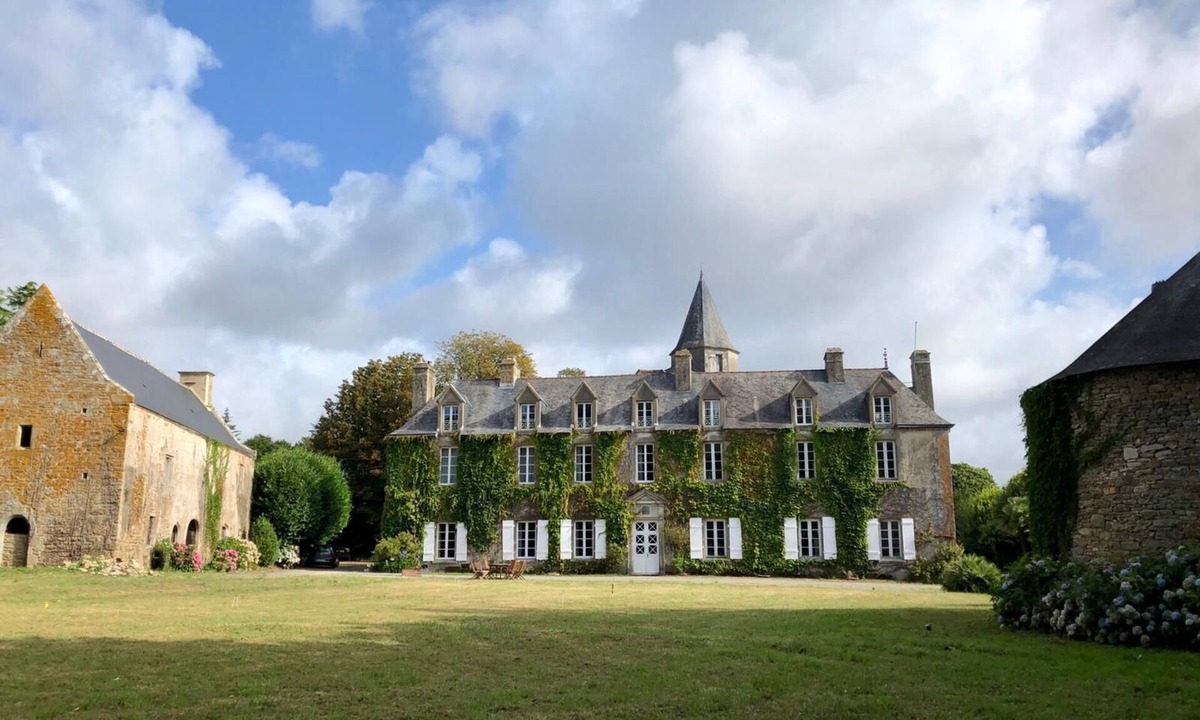 Quimperle House | Beautiful Breton Chateau, sleeps 10. Close to the sea!