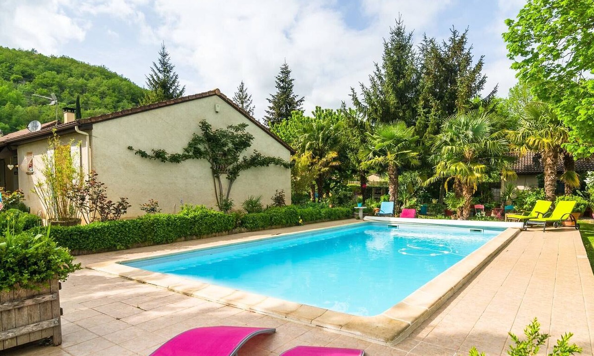 Espere House | Beautiful holiday home with courtyard