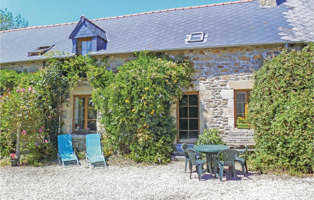 Pluduno House | Beautiful home in Pluduno with 4 Bedrooms and WiFi