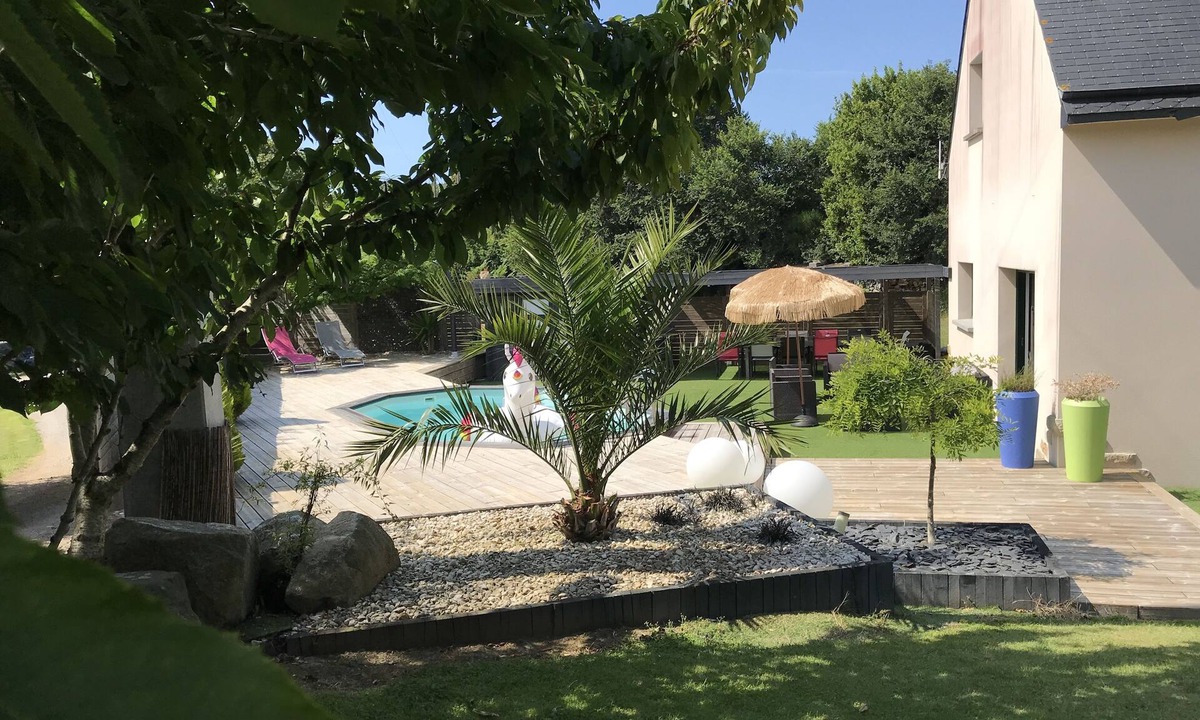 Erquy House | Beautiful home with heated pool
